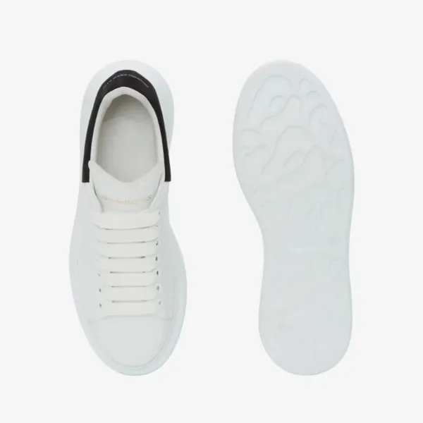Alexander McQueen Oversized Sneaker Branco com Preto