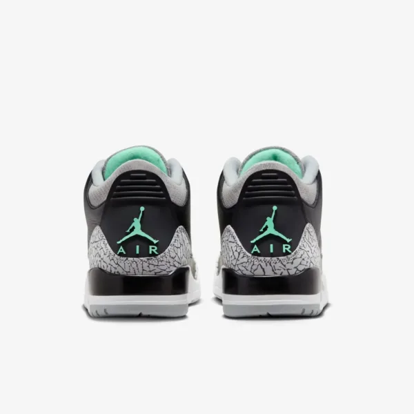 Air Jordan 3 Green Glow – preto e cinzento