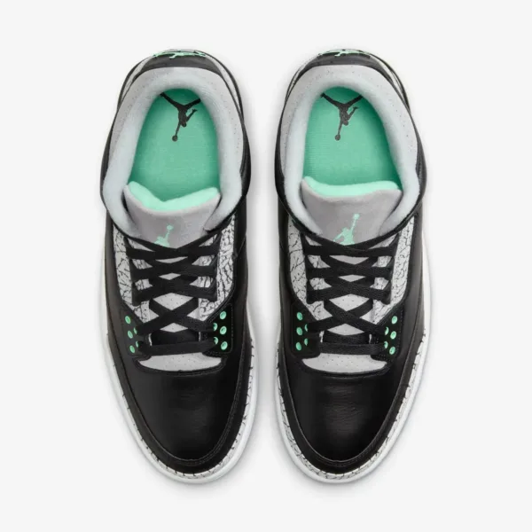 Air Jordan 3 Green Glow – preto e cinzento
