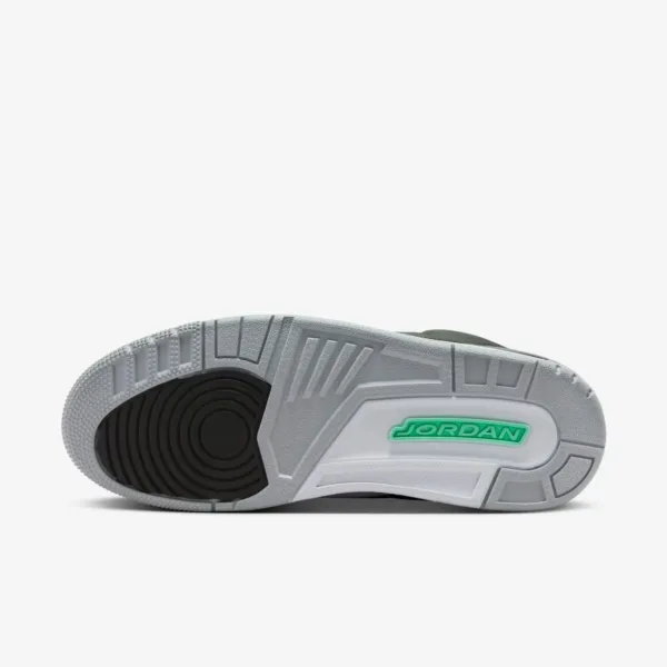 Air Jordan 3 Green Glow – preto e cinzento