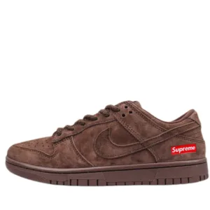 Supreme x Nike Dunk Low Castanho